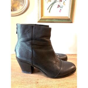 GRAY Sandy Black Leather Cap Toe Ankle Boots Back Zip Block Heel Minimalist 8.5M